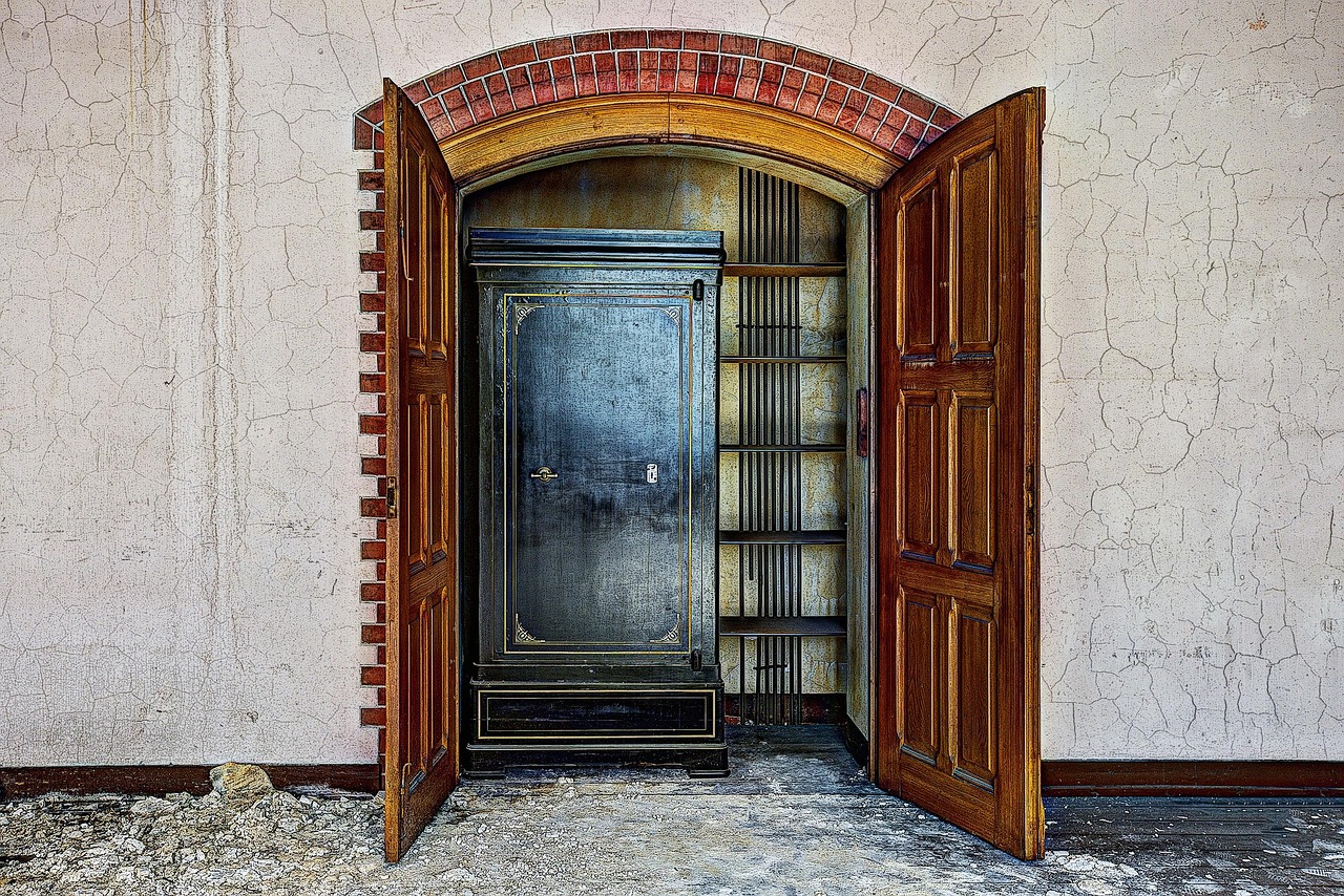How Safe Room Doors Can Protect You During Emergencies?