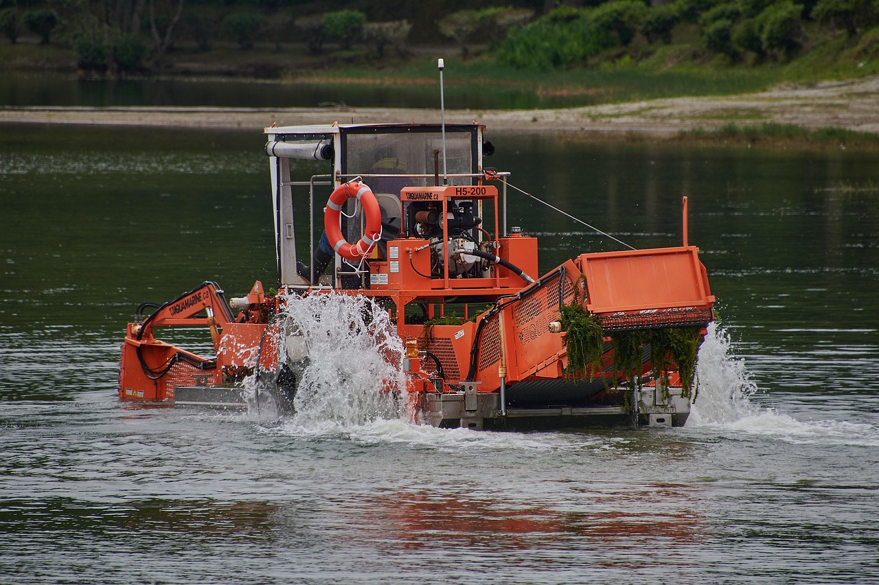 Auger Dredge vs. Traditional Dredge: What’s the Difference?