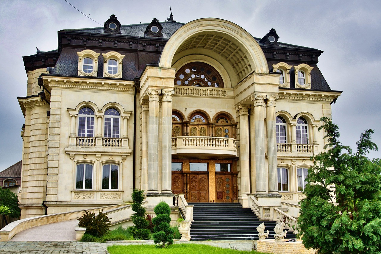 Indulge In Opulence: The Ultimate Guide To Luxury Hotels In New Delhi