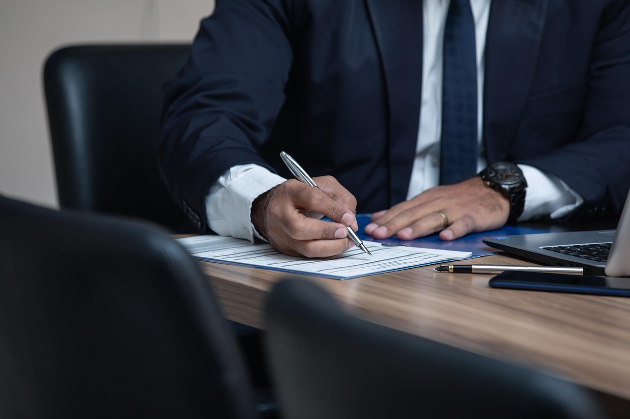 What Does a SaaS Contracts Lawyer Actually Do?
