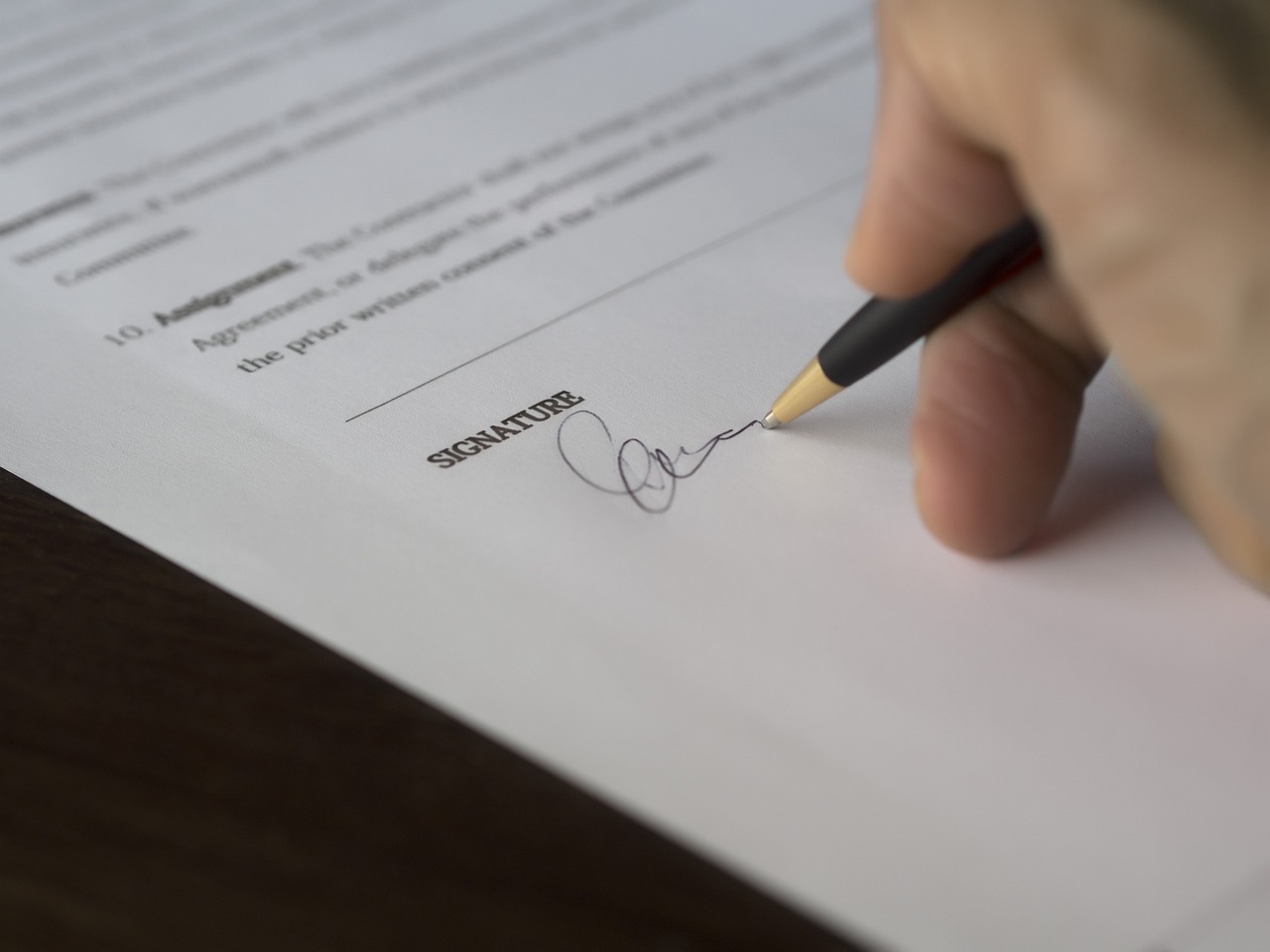 Do You Really Need a SaaS Contracts Lawyer For Your Next Software Deal?