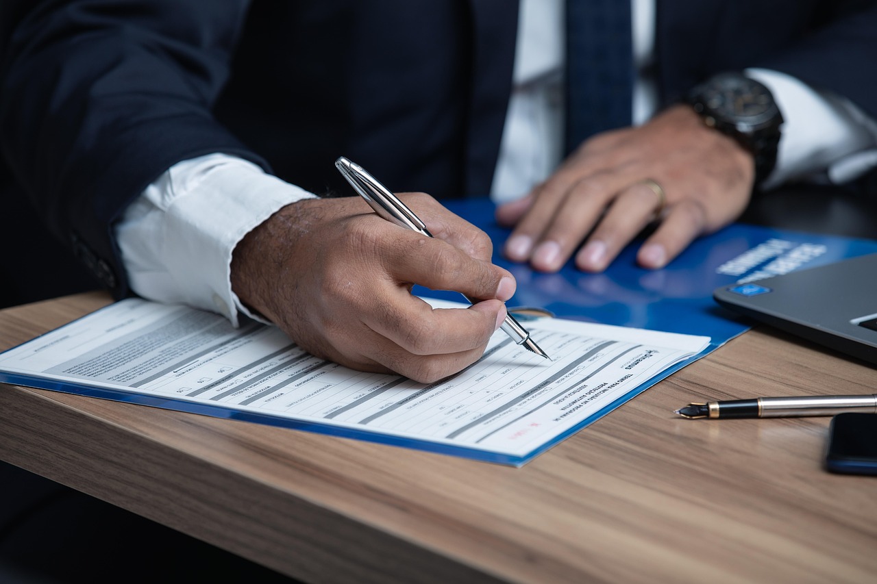 What Does a SaaS Contracts Lawyer Actually Do?