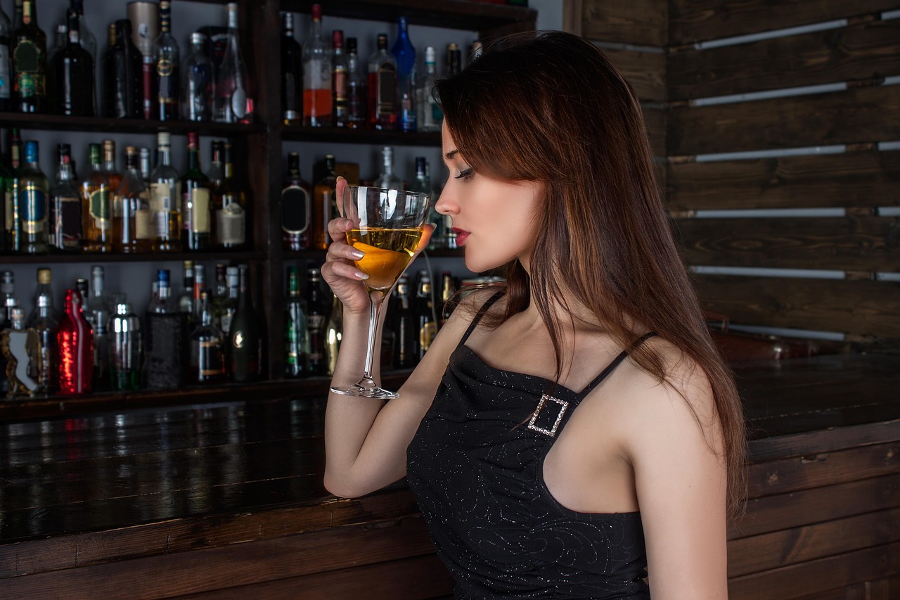 How To Choose The Right Restaurant Bar For Your Corporate Meeting?