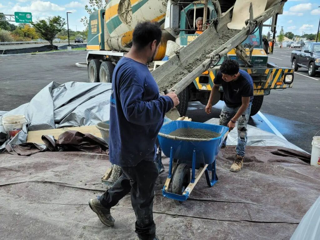 Zavza Seal workers in aspen dental, holbrook ny
